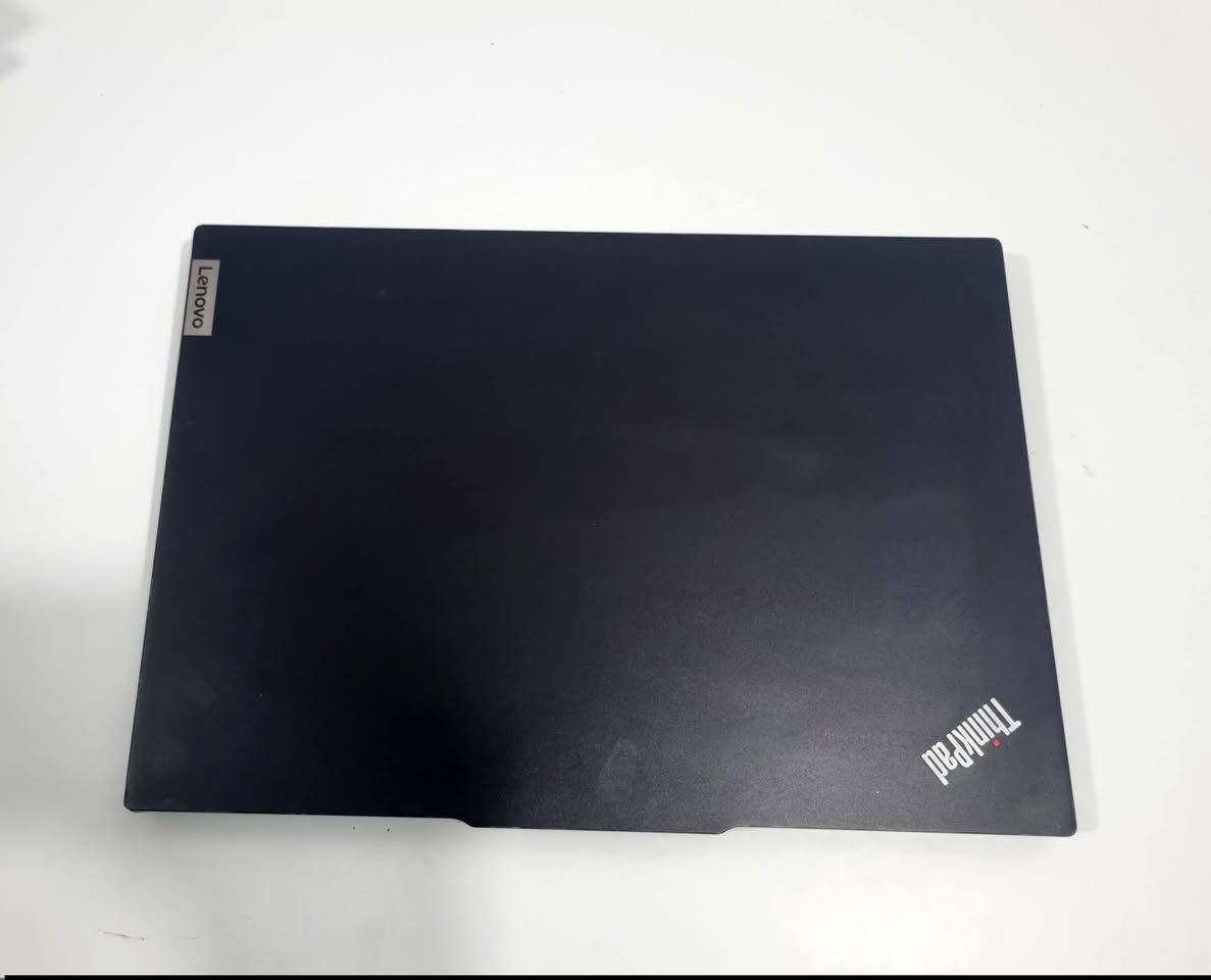 Lenovo ThinkPad E16
• المعالج: Core i5 1335U
• الرام: 16GB 
• التخزين: 512GB ssd
• الشاشة:  16 بوصة 
• البطارية: 47Wh 
• معالج رسومات: Intel® Iris® Xe
  
سعر 700 الف


**إذا كنت صاحب هذا الإعلان وتريد حذفه لأي سبب، رجاءا أرسل رسالة إلى الدعم الفني**