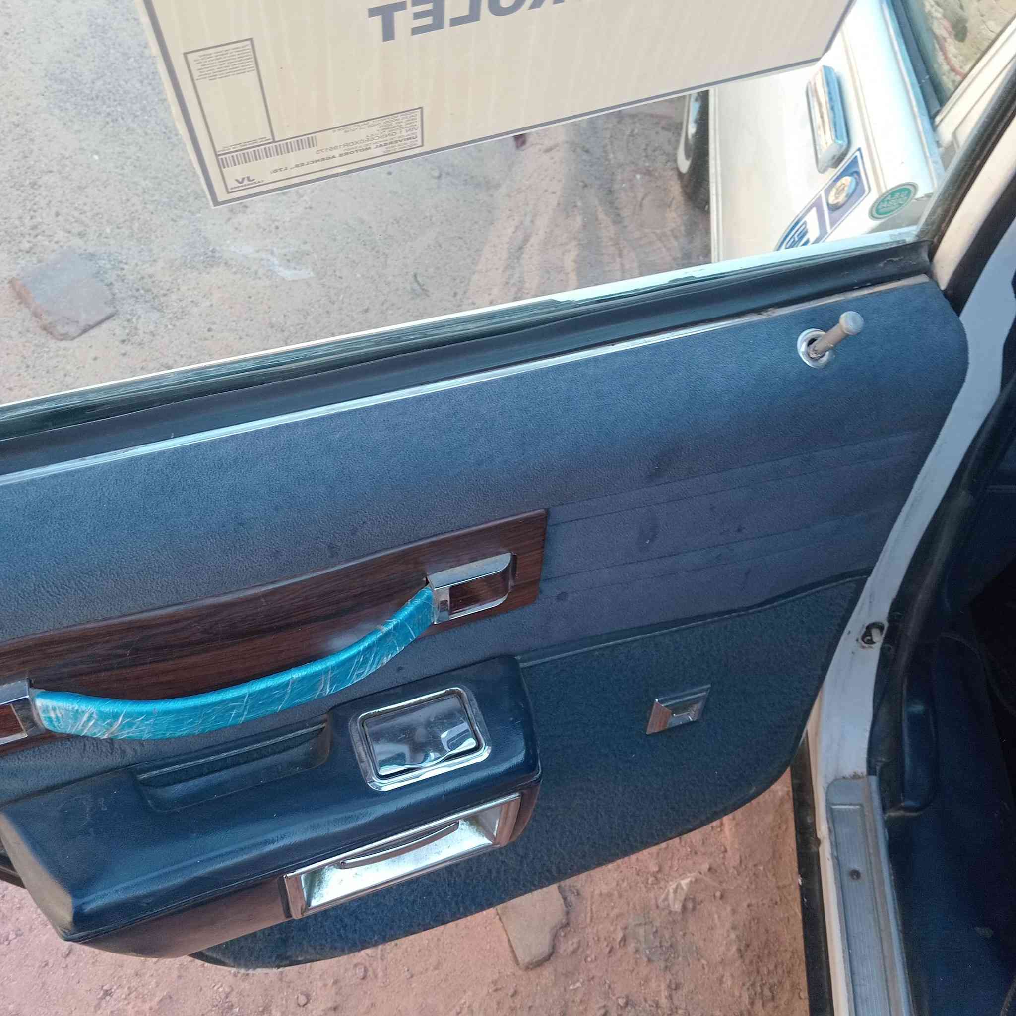 السلام عليكم كابرس موديل ٨٩ رقم مثنى انكليزي بسمي محرك  ٣٠٥كير ٧٠٠ تبريد شغال مع منضومة غاز السعر ٧٥بيه مجال العنوان ميسان ***********
