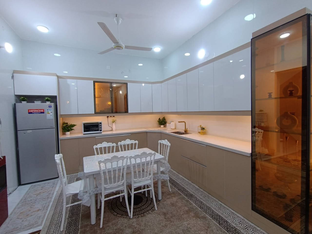 ـــــــــــــــــــــــ

تفاصيل البيت

🛣️شارع 10 متر، تبليط وارصفة

🏕️بناء حديث 2025 طابق ونصف مع واجهة

🏝️حديقة

🏫استقبال (مع صحيات)

 - مطبخ حار وبارد

-صالة درج

-صالة داخلية

-غرفتين

-صحيات

-الطابق الثاني (غرفة كبيرة وصالة)

📡انترنت ضوئي +نظام كاميرات+نظام ستلايت. 

السعر مناسب مطلوب اسكان يطيح من السعر

للاستفسار الاتصال على الرقم التالي

***********
