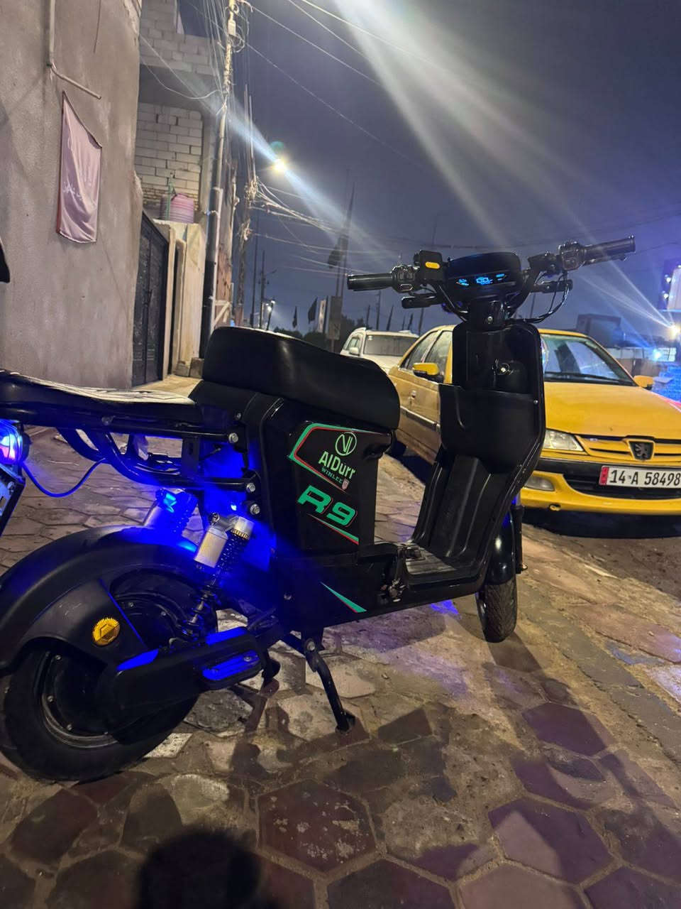 سلام عليكم دراجةR9  مديل 2026دراجه جديده صالي شهر ونص من ماخذه دراجه باتريات بل جيس 32 انبير دراجه بلوتوث+ اشاير كلها شغاله ولايتات دراجه معروضه 425 وبيه مجال حك جيه مكان البصره استفسار ***********
