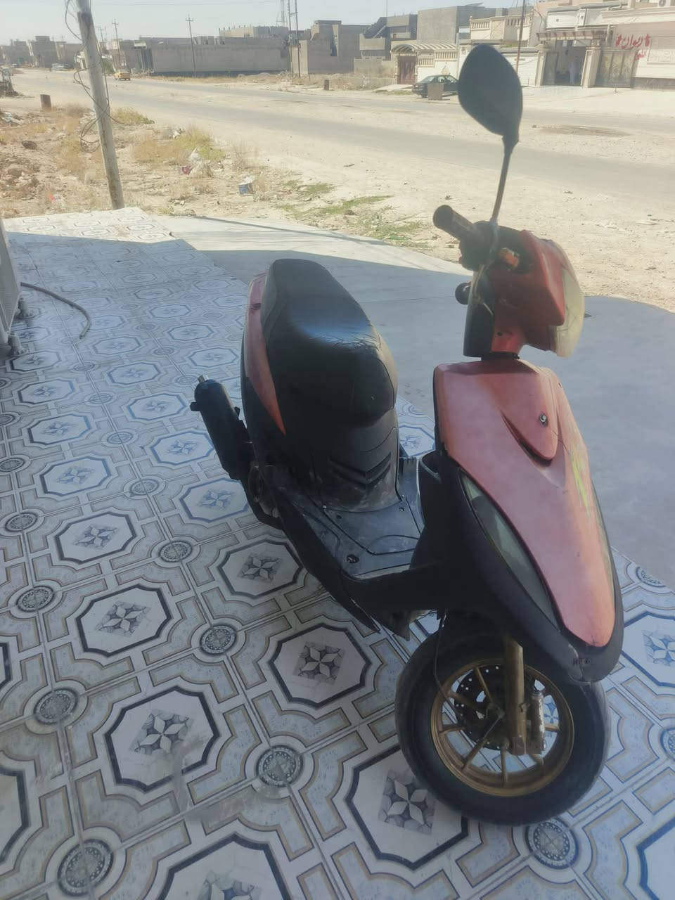 دراجه نظيفه ما بيها كل شيء شغالات كل شي بيها ماكس عدله رايدها بسعر 300 لانو انا بدي يوم يم الزوبه***********
