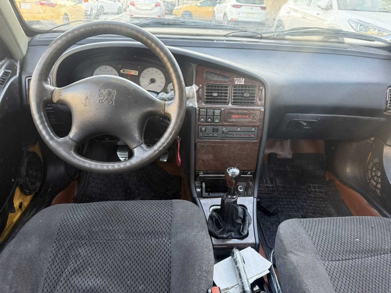 بيجو بارص 2015
السياره حلوه وجاهزه 
تبريد ثلج
تخم تاير صدر جديد 
رقم بغداد مشروع وطني تحويل ثاني يوم 
عنوان بغداد شارع فلسطين 
معروضه 37
***********
