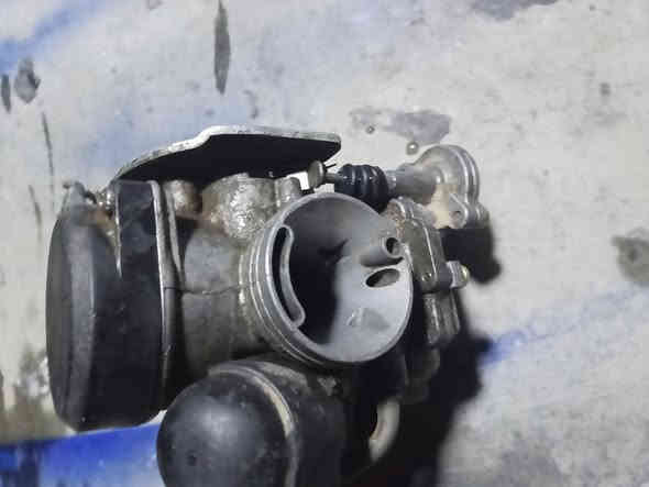 سلام عليكم غراض اصلية مكاني بغداد حي الجامعة رقم ***********
