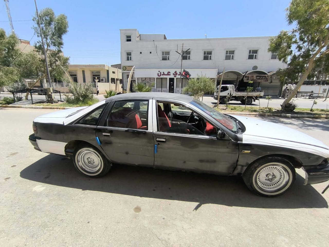 دولفين 1991 رقم ديالى شرط المداور
كير محرك 3000 بطه شرط 
تواير حداديه جدد 
السعر 3 ملايييين عراقي قفل 
السماوة/قضاء الخضر 
***********
