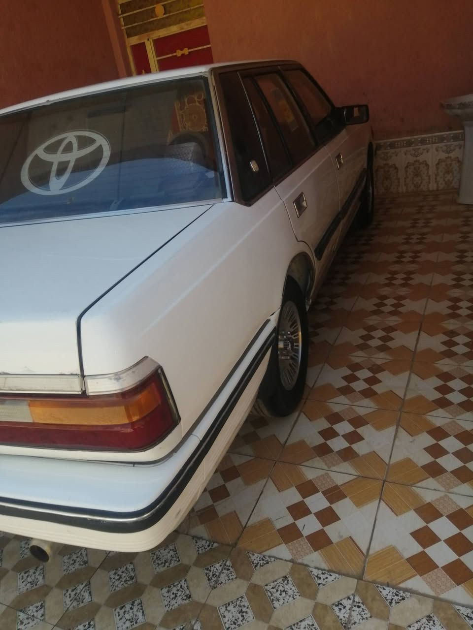 سلام عليكم  سوبر للبيع موديل 85 السياره مثل ما بل صوره رقم جديد نكايزي بغداد  السياره نضيفه مكينه او كير جديد حداديه  تخم تاير السياره ما ذب عليه ربع  شرط مكفوله من العيب الشرعي او الضربه مراجعت الستفسار. ***********
