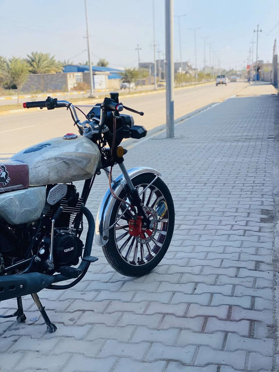 السلام عليكم دراجه سيفان للبيع موديل 2025اوراق بغداد نضافتها90%يعني بعدها زيرووو شراي تصل وتدلل مكان واسط قضاء الزبيدية ***********
