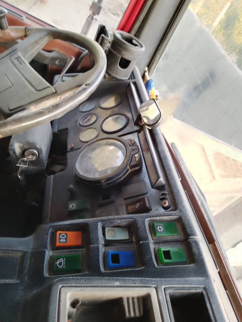 السلام عليكم فالفو للبيع موديل 91 مگينه 21 گير 3,3 
***********.  ***********
