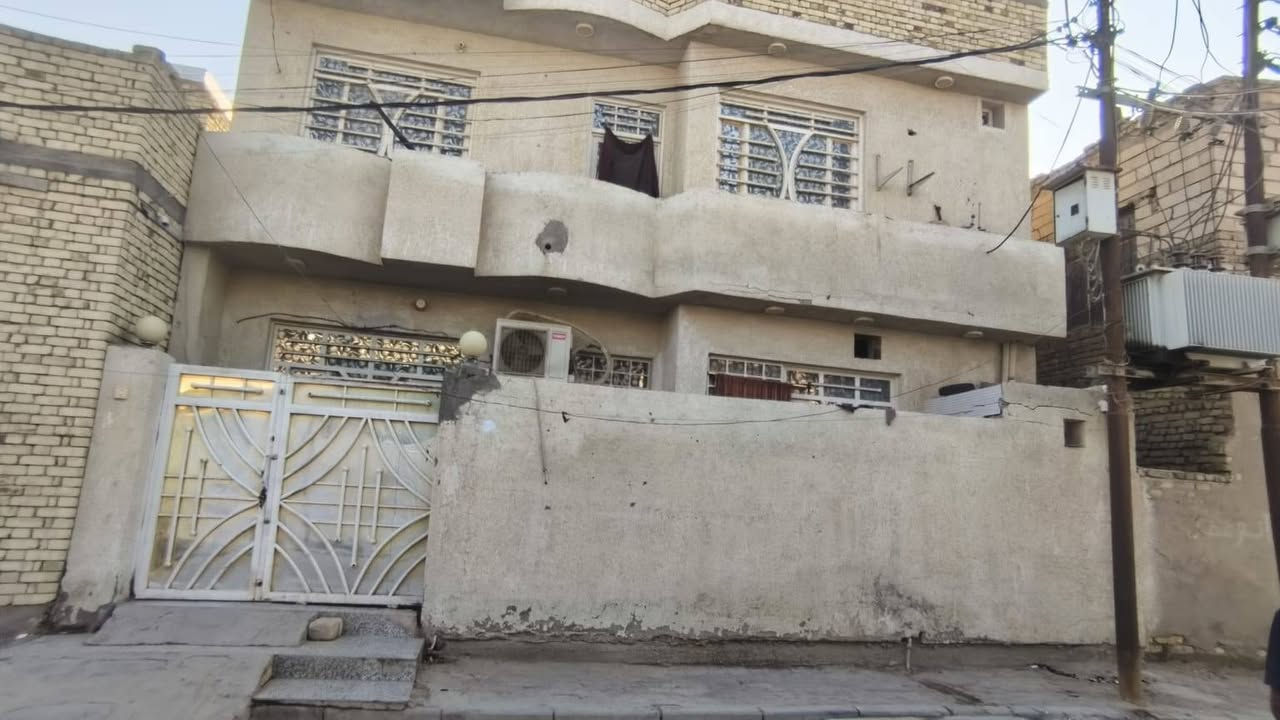 بسم الله توكلنا على الله
دار للبيع مساحه 100متر مربع بطن ركن 10نزال 10واجه طابقين طابو صرف بناء طابوك صب كونكريت الطابق الارضي كامل غرفه وصاله ومطبخ واستقبال وصحيات ومناور الطابق غرفتين وباقيه غرفه سطح العنوان حي الغدير  ثاني فرع عن أسواق فطومه الاستفسار ***********
***********
