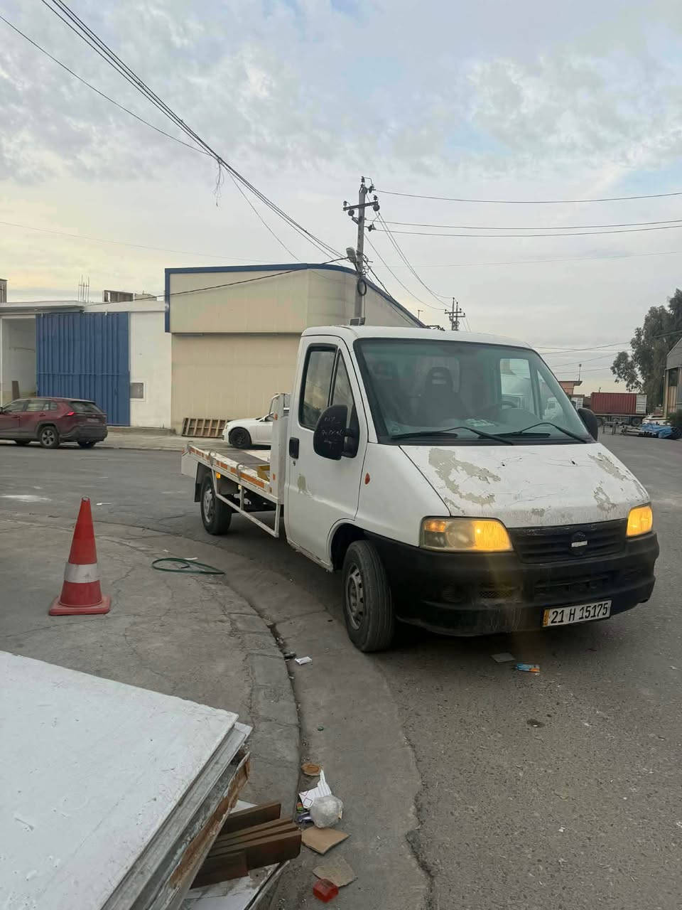 کرین فلات 2006 
مەکینە گاز
بی بویاخ 
رەقم سلیمانی 
٤ تایە نوی بۆ بەستراوە 
گیرو مەکینەوە بەشەرت  بی عەیبە و تووندوولە   
رەقەم و سەنەوی نویە هەتا ٢٠٣٠. بەناوی خۆمانە بەشەرت پەنجەمۆر تەحویل وغرامە بەشەرت 
تکایە نامە مەنیرە رەقەم لە خوارە داناوە 
 ئەمەش رەقەمی خاوەنتی. / 
*********** ڤایبەر و وەست ئەپل سەرە  
شوین : هەولێر كويسينجاك, أربيل
