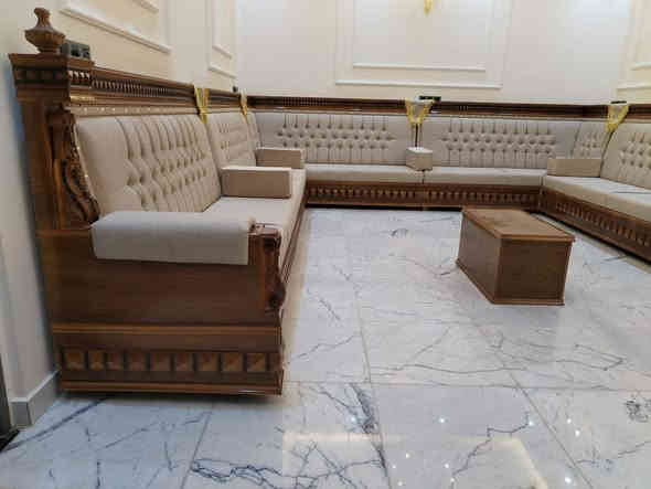 مزاد البركة ديالى المقدادية قرب السيطرة مهروت ،صاج الزان ،حسب المواصفات الموجوده ،،اقرأ المواصفات وراسلني اذا تحب تحجز ،،يجيك المندوب للبيت ياخذ القياسات وعربون ،،ثلث المبلغ،، نشتغلك حسب المواصفات المذكوره، من تاريخ القياسات والعربون ،١٥، يوم يكمل طلبك كافه الموديلات   ،،سعر ،١٦٠،الف ،المتر،،للصاج الزان ،الاستفسار (***********) مواصفات العمل (خشب جام روسي انج ب  انجين ،اما الخشب الخارجي صاج وزان روماني ،اسفنج مميز اول عراقي اوو اكسترا،،حسب الطللب ،١٠ سم ،المقعد بلاوي
