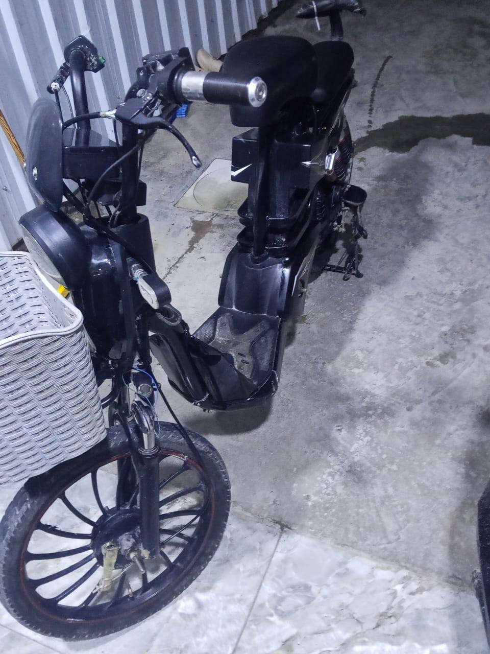 السلام عليكم دراجة شحن20  للبيع دراجة نظيفة و بطاريات جديدة قبل شهر انشدن و سعر325 و  مكان بغداد الدورة ابودشير *********** بي واتساب
