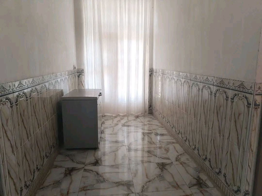 بيت مساحه 300 متر واجه 15 متر مساحه بناء  200 متر وحديقه جانبيه مثل ماتبين بالفيديو يبعد عن الشارع العام 200 متر تبليط لحد البيت طابو زراعي سند 25 تحويل باسم المشتري بطابو حله سيف سعد ورديه خلف معمل بلوك ابو كيره قرب المولده السعر 83


**إذا كنت صاحب هذا الإعلان وتريد حذفه لأي سبب، رجاءا أرسل رسالة إلى الدعم الفني**
