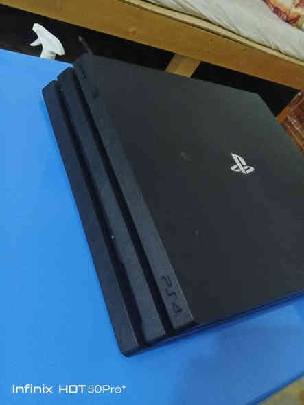 سلام عليكم بلي ٤ برو واحد تيرا  اون لاين الجهاز نضيف كلش كدام عيونكم  ما فتوح ولا مصلح وملحقات كامله وجوستك اصليه وبي ٦ العاب بداخله بيس ٢٥ وبيس ٢٦ سعره ٢٥٠ وبي مجال مكاني نجف مراسله واتساب فقط ***********
