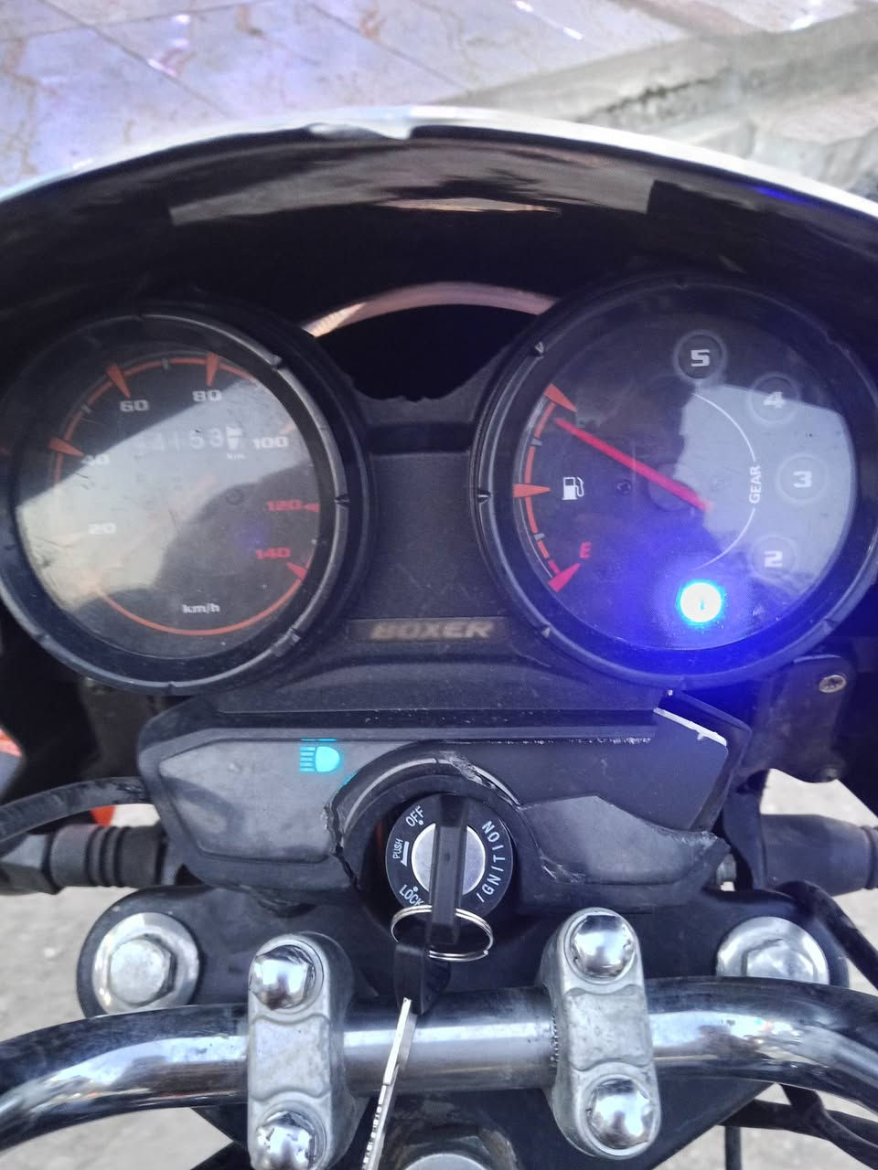 السلام عليكم دراجه بوكسر كلاسك موديل 23 دراجه سلف هندر كهربائات كله شغال  بدون اواراق مكينه ما مفتوحه  ماتسمع صوته  مكاني ديالئ بعقوبه لاستفسار عل رقم *********** السعر 750 وبيه مجال
