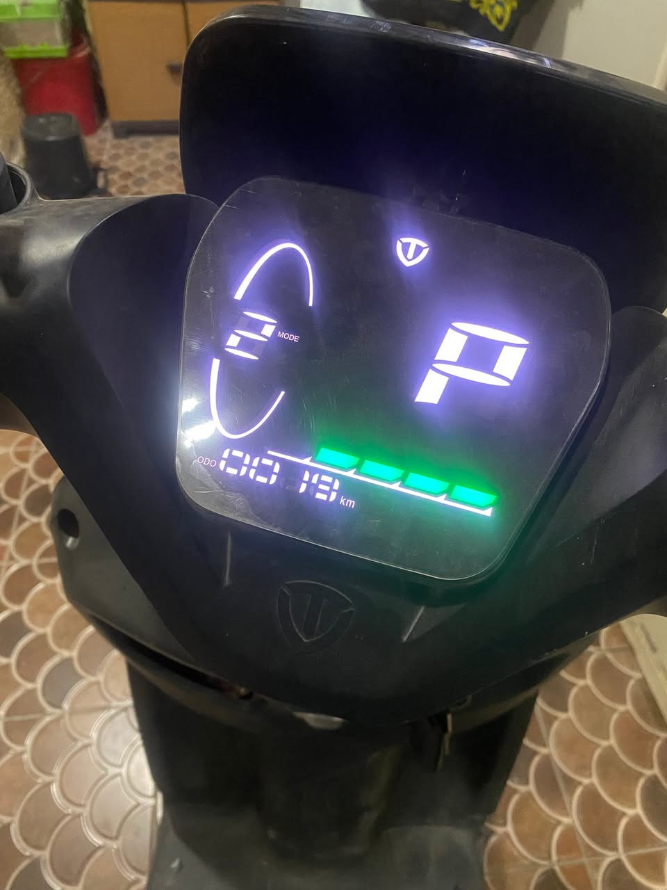دراجه شحن ريان ام اعيون جديده ماشيه ١٩ km سعر ٨٥٠٠٠٠ الف بيه مجال  بغداد حي المعلمين مشتل ***********
