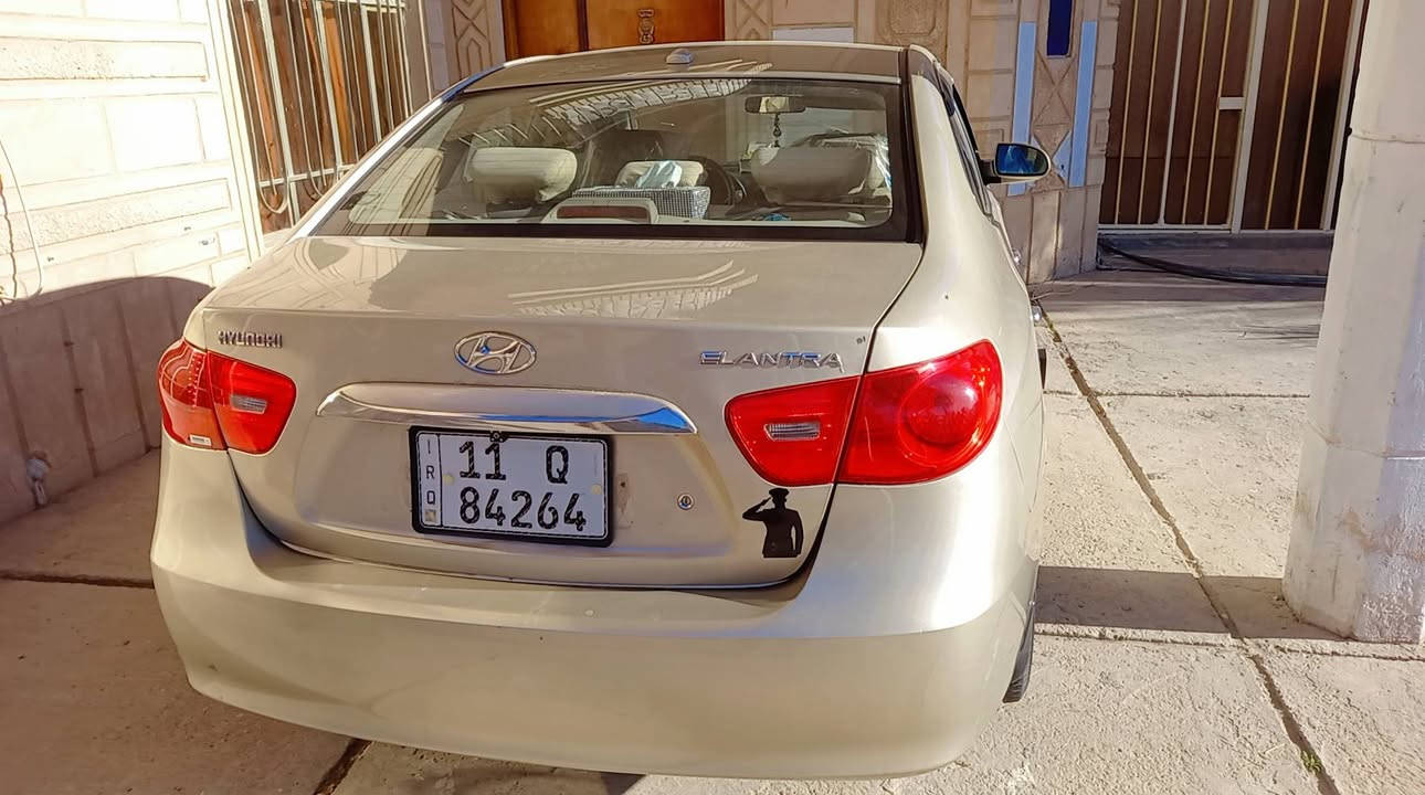 السلام عليكم للبيع فقط.
النترا موديل ٢٠٠٧ وارد امريكي 
السيارة بأسمي رقم بغداد هزة وسنوية ل٢٠٢٩ وتحويل مباشر 
السيارة على وضع الشركة من داخل وخارج 
محرك ٢٠٠٠ دكشن عالي 
ضررها الجاملغ الخلفي يم قبق البانزين لا صاعد لغد ولا بيها دواخل 
الدعامية الامامية صبغتها للجمالية فقط 
السيارة كلها ليبل واحد حفر رقم شاصي لا تبديل ولا نقص  
كير محرك جديد وعلفحص 
تبريد ثلاجة صدر خلفي امامي بلجيس تخم تاير جديد قبل شهر شديته باتري جديد .
دواخل جديدة حيل شاشة كامرة السيارة نقص برغي ما بيها 
الك حق تروح تفحص سونار من كشر من كير ومن محرك 
السعر المطلوب ٩٥ ورقة وبيها مجال قليل للشراي 
عنواني بغداد .ابو غريب .الحمدانية 
رقمي الكروك ***********
رقمي الاثير *********** 
موجود وتساب بلخط الاثير وحياكم الله.
