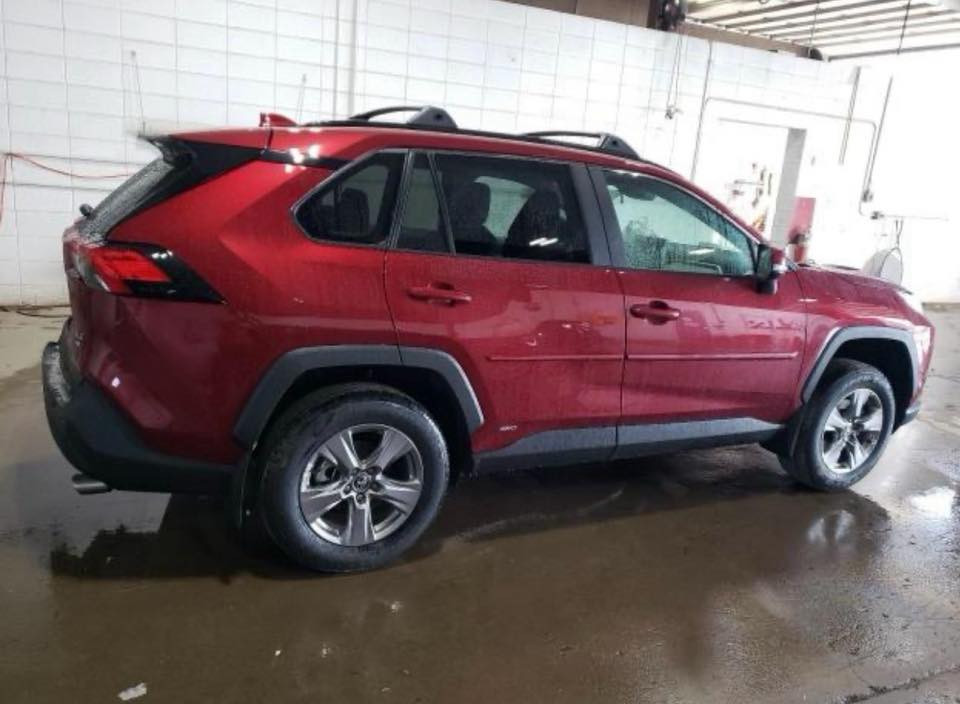 للبيع: تويوتا راف فور هايبرد 2025 – بحالة الوكالة

للبيع سيارة تويوتا راف فور هايبرد موديل 2025 بحالة ممتازة جداً، السيارة شبه جديدة وماشية فقط 4000 كم.  
خالية تماماً من الصبغ والحوادث، استخدام خفيف ونظيف جداً.

- محرك هايبرد اقتصادي جداً في صرف الوقود  
- قيادة مريحة وثبات عالي على الطريق  
- شاشة حديثة ونظام معلومات متطور  
- كاميرا خلفية وحساسات  
- مكيف ممتاز  
- داخلية نظيفة جداً كأنها جديدة  

🔹 السيارة بحالة الوكالة وما تحتاج أي مصروف.  
🔹 مناسبة للي يريد سيارة حديثة واقتصادية واعتمادية.  

📍 السيارة جاهزة للفحص بأي مكان.  
💰 السعر قابل للتفاوض للجادين.

للتواصل على الرقم ***********
