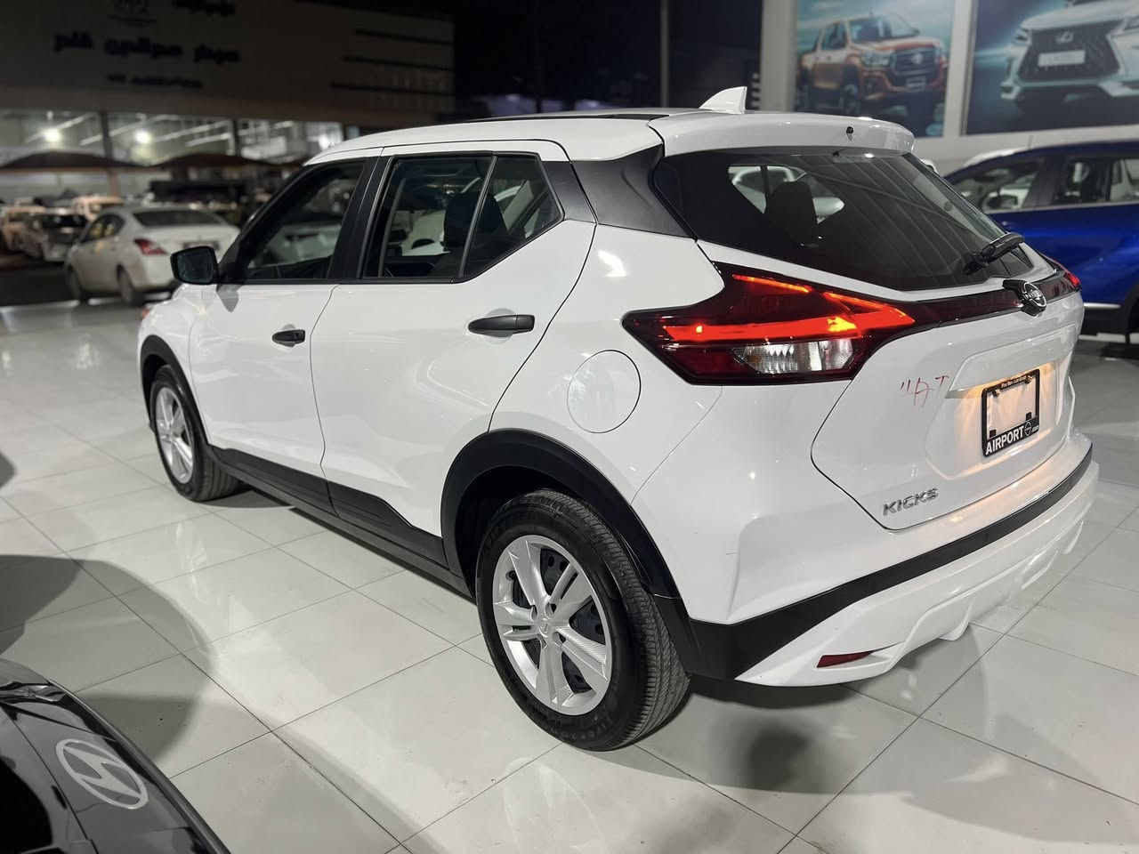 نيسان كيكس 
2024 
وارد امريكي 
مواصفات s 
شاشه / كامره / حساس / رادار / بصمه / مانع انزلاق / رادار بلمري / وباقي مواصفات كيكس معروفه 
حادث سياره بدون صبغ بدون تبديل فقط بارد 
جاملغ امامي وشويه بلباب 
صور حادث بلمنشور ورقم شاصي 
سعر 12800$ وبي مجال 
العنوان اربيل شارع 100 معرض بريمي 
تترقم شمالي فقط 
***********
