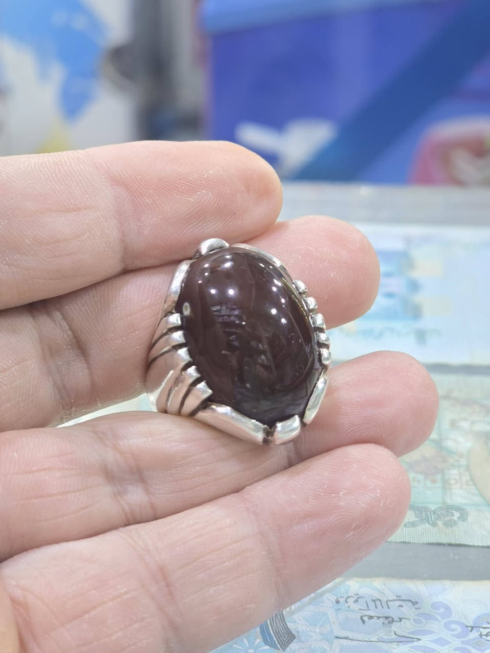 عقيق يماني 🍒 كرزي
صياغه يدوي البحرين لمسات وزن خاتم 💍 ٢٨غرام
قياس لخاتم ٢٢


**إذا كنت صاحب هذا الإعلان وتريد حذفه لأي سبب، رجاءا أرسل رسالة إلى الدعم الفني**