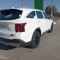 كيا سورنتو موديل 2025 خليجي   ماشيه 5600 ك بانوراما ويل 20 كراسي كهربا...