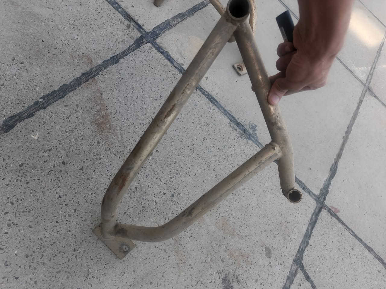 سلام عليكم غراض مال كاوسكي
للبيع  درع لون ذهبي ٧٥
وكفرات رياضيه بيهن اضرار خفيفه ١٢٥
صالنصه رياضي سعر ٤٠
دوسات رياضيه انطيهن ويه لكفرات
ستيرن رياضي انطي ويه لكفرات 
واكو صالنصه رياضي استيل همين ممصوره 
بيهن مجال 
مكاني بغداد اليفيده يدخل خاص ***********
