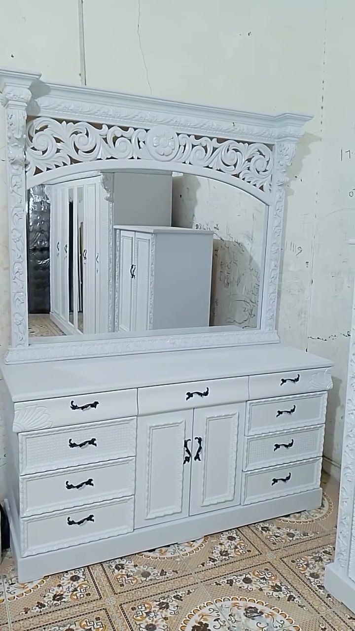 معرض سليم
غرفة نوم كويتيه إيطاليه مستخدمه غرفه شرط جماليه ومتانه ونظافه وشرط إيطالي استعمال الكويت مو تركي ولا ماليزي السعر مليون و350 ألف قفل من الأخير عنوان داخل المنشور  ***********
