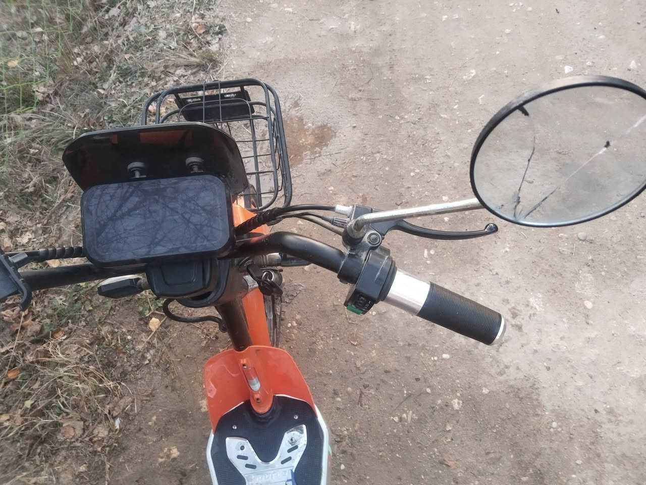 سلام عليكم باسكل شحن موديل 25
استخدم سنة وشهرين ما مبدل بي اي قطعة غير جوزة سويج 
موصفات 4سرعات 
يمشي 45
لايت يشتغل
هورن يشتغل
اشارات تشتغل
مابي اي عطل بي مشكلة صوتة اول ما يشتغل تشويش ويختفي
ومراية بيها فطر خفيف
للبيع ب 325 وبي مجال
مكاني كربلاء الحسينية تواصل وتساب رقمي ***********
