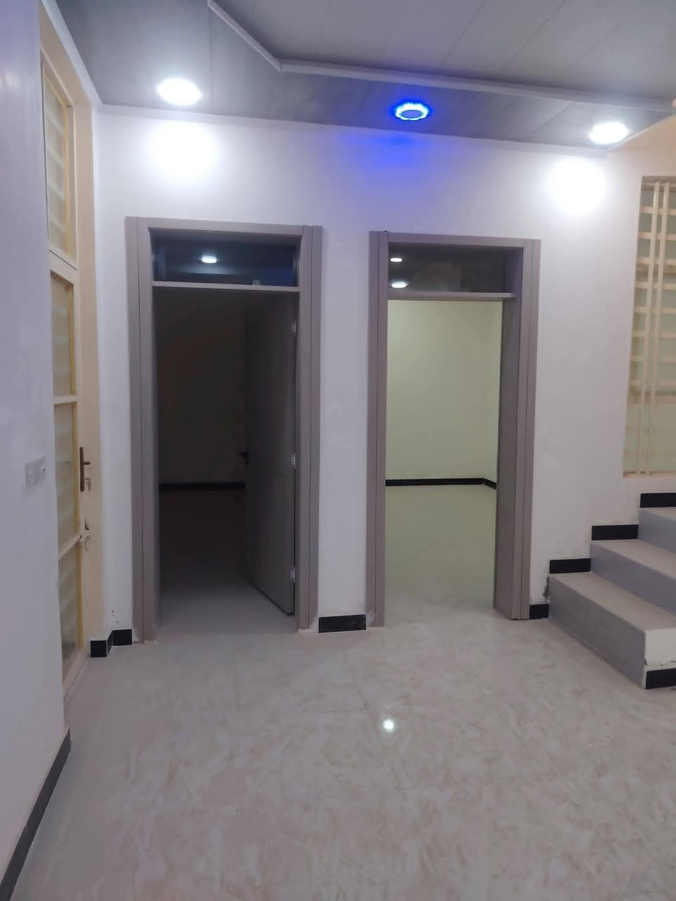 110 متر للبيع
طابو زراعي سند 25 قرار محكمه
غرفتين وصاله ومطبخ وصحيات داخليه وخارجية واستقبال
عنوان البيت نجف مقابل قرية الغدير قريب من الشارع العام بالخط الاول
بسعر 56 وبي مجال
للاستفسار اتصل على *********** أو مراسله واتساب
