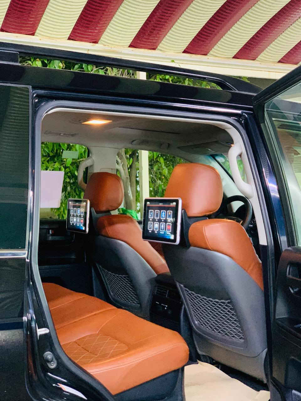 يالله
______________________________________

لاندكروز2020

مكفوله كفاله عامه   

فول مواصفات 1/1 

صاج  

مري قلاب +كهرباء

ثلاجه داخليه 

تشغيل عن بعد 

فتحه سقف

.حساس امامي خلفي

.تحكم ستيرن        

8يرباك 

كامره خلفيه

 كشن كهرباء +جلد 

تبريد ٣ قطع

دفلوك 2×2

 ٤×٤

.زراك لايت

مكينه ٦ سلندر 

ماطور هوه بلادي 

ضائه بل دوس

ضائه بل دوس اصلي 

________________________________

(السياره مكفوله كفاله عامه

 

فقط بيها نص البنيد صبغ فقط فقط بنيد بدون اي داخل كفاله الباقي 

 

موبايل ***********  /***********

مكان السياره بغداد الشراي يتصل ويدلل). رقم  إربيل جديد بسمي هزه سنويه كلها جديد  .  

٤٧٠ بيها مجال شي بسيط
