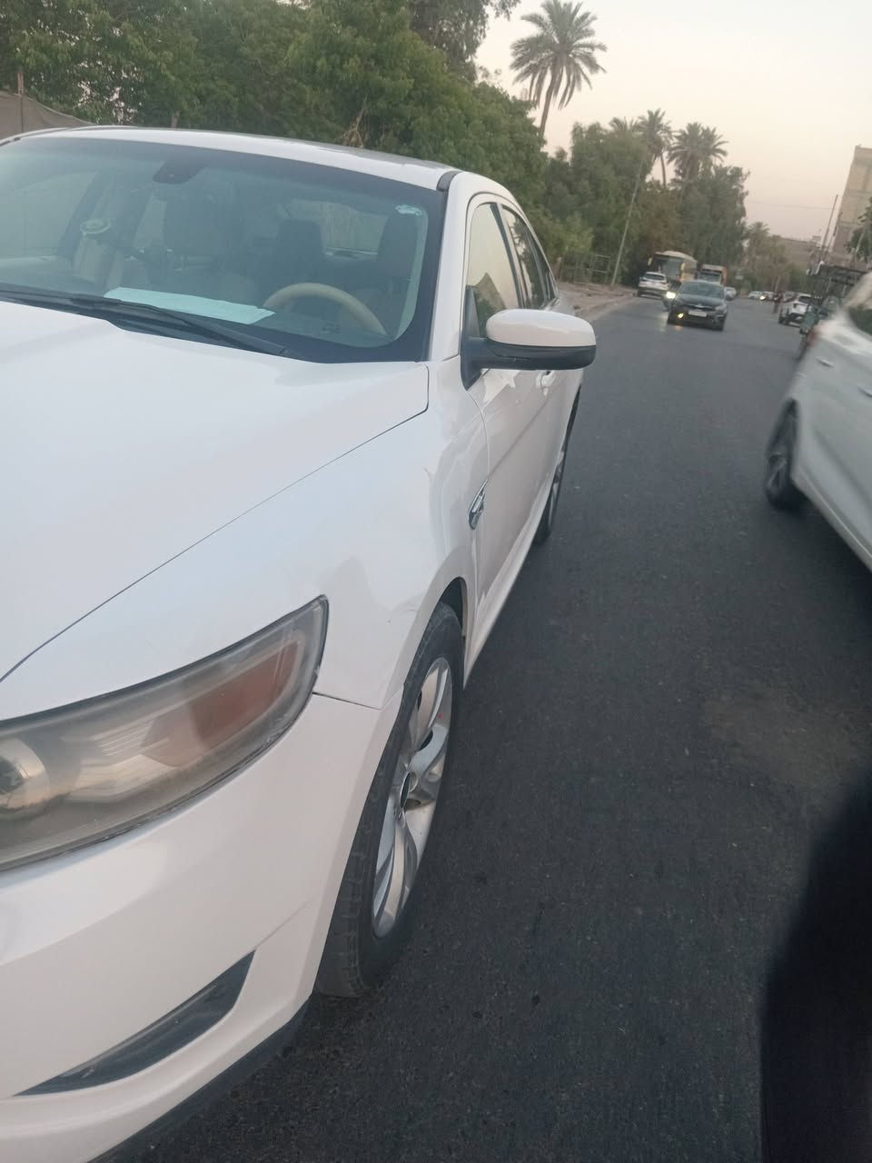 فورد تورس ٢٠١١
***********
رقم اربيل 
سنوية  تنتهي ٢٨
محرك  ٦ سلندر حجم 3.5
كير 
محرك جديد قبل شهر شديته
كهربائيات كلها شغاله
بيها ثلاث قطع صبغ موضح بالسونر ، بنيد مبدل ،قبغ الجنطة صبغ ، والتكمه مجرد رش 
غرفة  نضيفة 
تبريد خير من الله
مري ترحيب ، بلوتوث، حساسات،،كود باب، شفتات
السيارة جاهزة شغل  وطلع محافظات وبشرط تبريد
السعر ٨٨ ورقة
مكان السيارة بغداد قرب جزيرة بغداد السياحية
