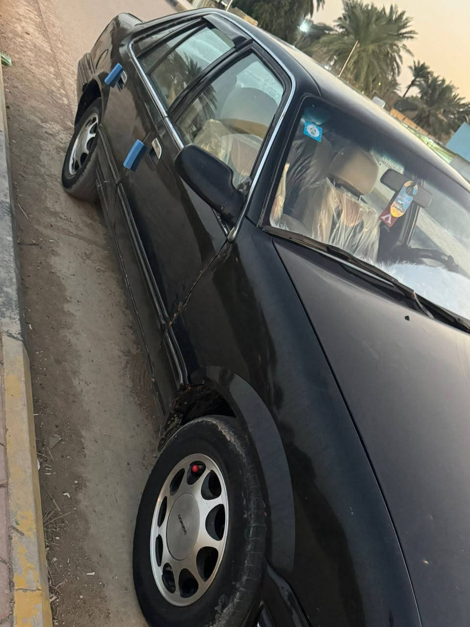 السلام عليكم  برنس للبيع موديل 1995
كير اوتو محرك خير من الله السياره خير من الله كشرها شوفت عينك تبريد.ثلج شغال تخم ويل تخم تاير  صدرها يخبل  منضومه لايت زنون  عالي ناصي رقم بغداد تحويل ثاني يوم السنويه نهاية 2027 للاستفسار على الرقم ملاحضه مكلف بلنشر ***********
مكاني واسط الزبيديه
