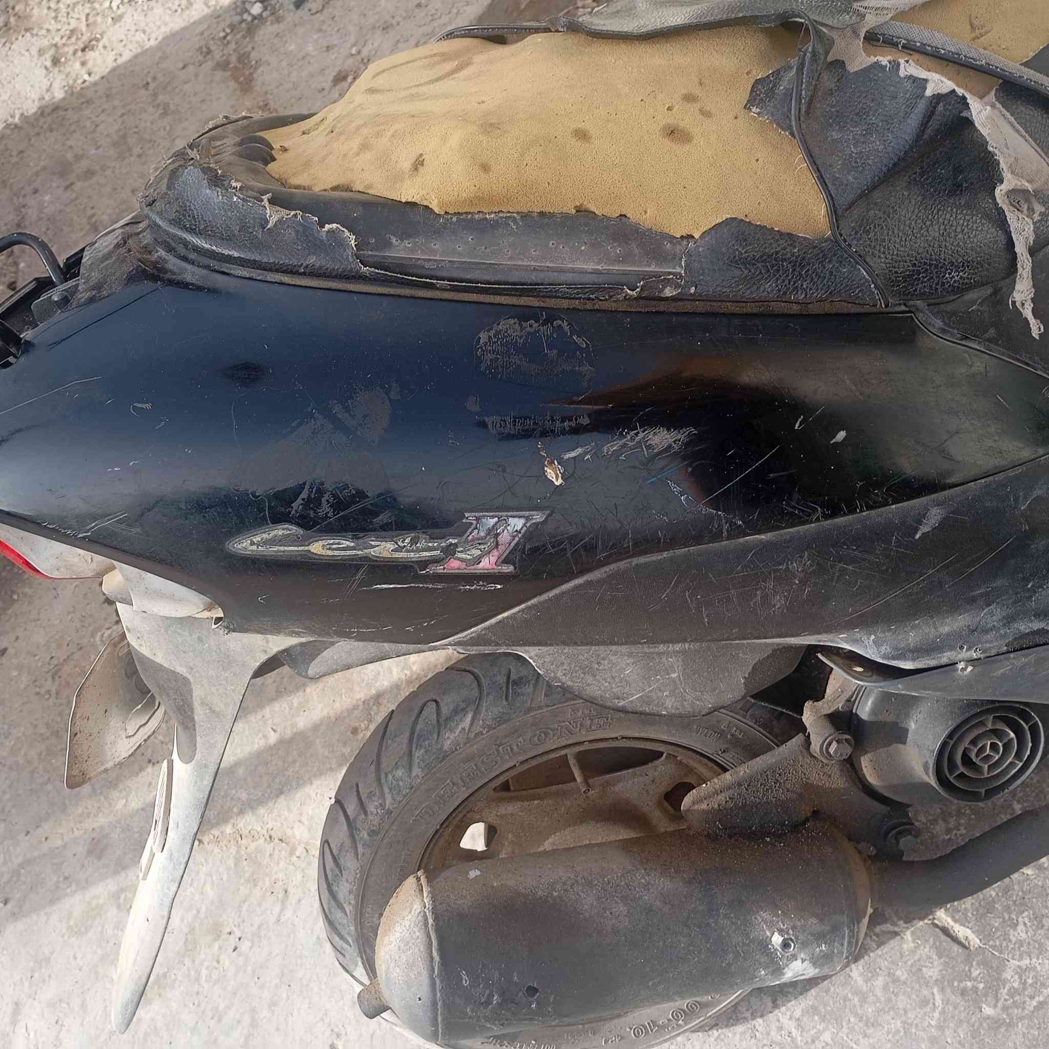 اعيد النشر بسبب الوعود الكاذبه دراجه ساسوكي البيع بس تنضف كابريتر تشتغل اني بيلكاها كوم حديد ب60الف المكان حله باب المشهد او تواصل وتساب او رقم.***********
