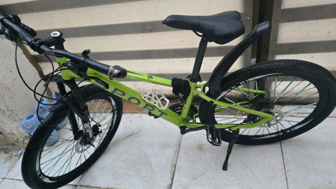 بسعر 100 الف

بايسكل من شركة MTB جبلي نضيف 
البايسكل سبورت 
للتواصل ***********
