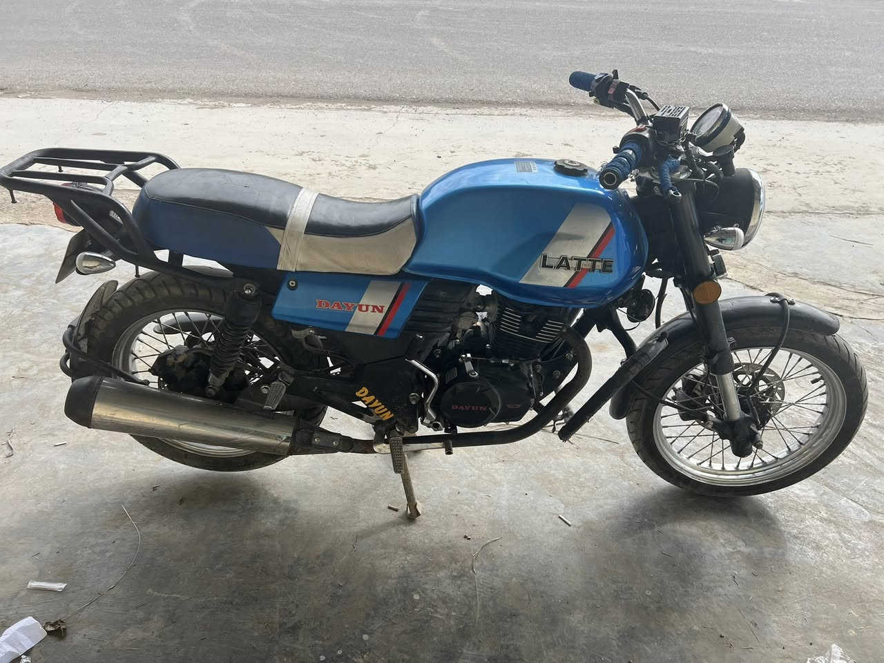 دايوان لاتي 22 مرقم نكليزي دراجه كلشي ما ناقصه تحويل ثاني يوم مكاني بعقوبه سعر 1900 وبيه مجال  ***********
