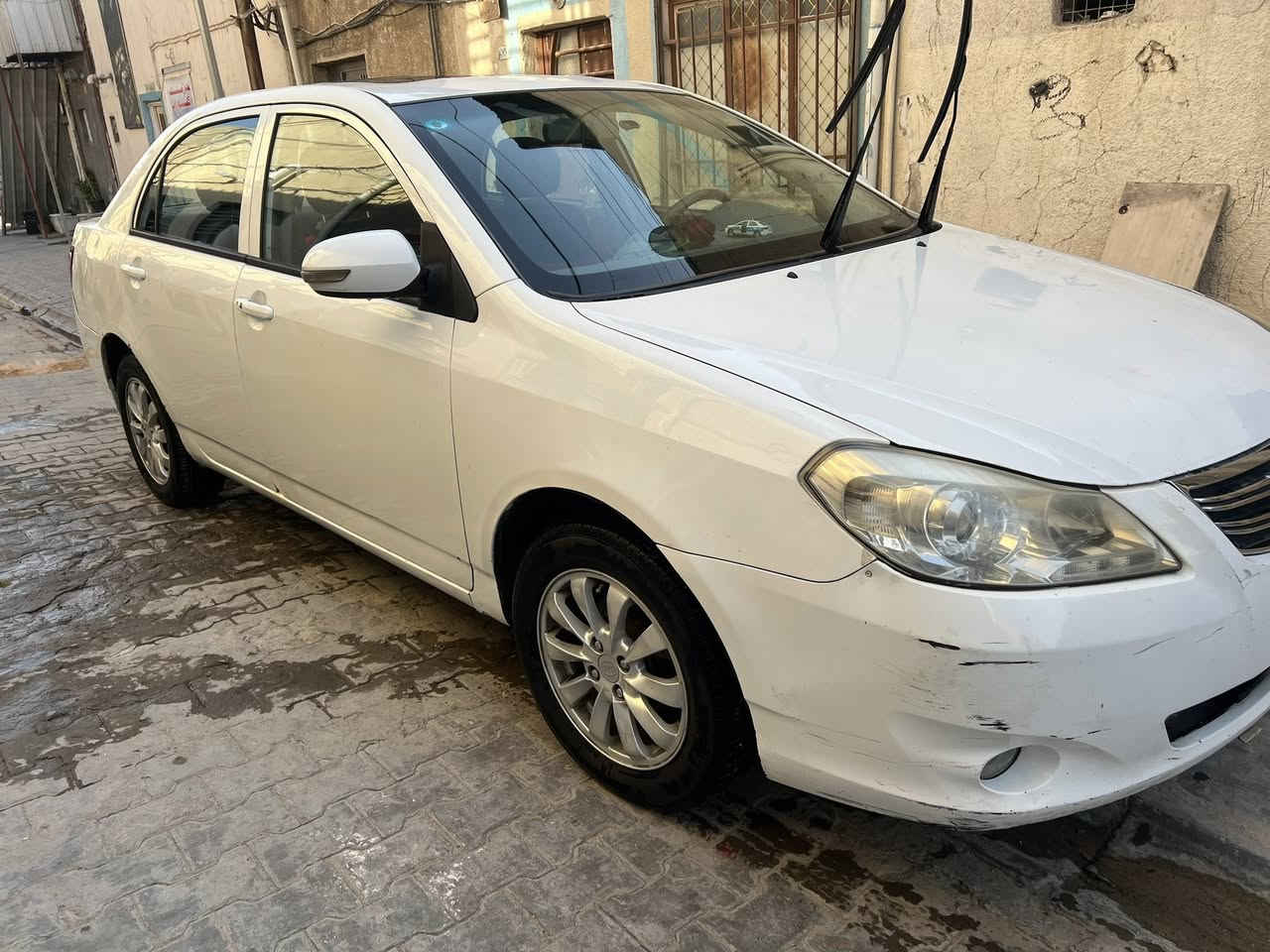 بي واي دي موديل 2013 نضيفه مثل ما موضحه بل صور بصمه تحكم ستيرن فول مواصفات بيه شويه نواقص بس اني اريد ابيع على حطته تخم تاير جديد السعر 45 ورقه وبيه مجال 
مكاني بغداد الجديده 
رقم الهاتف *********** بس وتساب شغال السيم كارت مغلق
