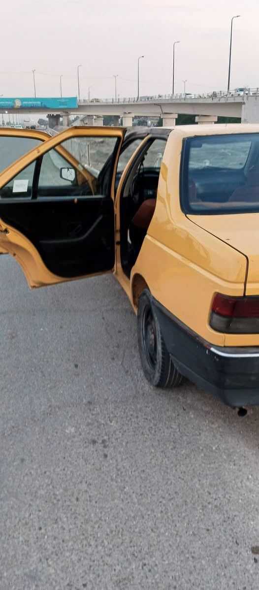 السلام عليكم للبيع بيجو روئ موديل 2009السيارة محرك اوتبريد خير من الله بس الكير بيه صوت كلشي بيه شغال سعر26روقه اوبيه مجال ***********
