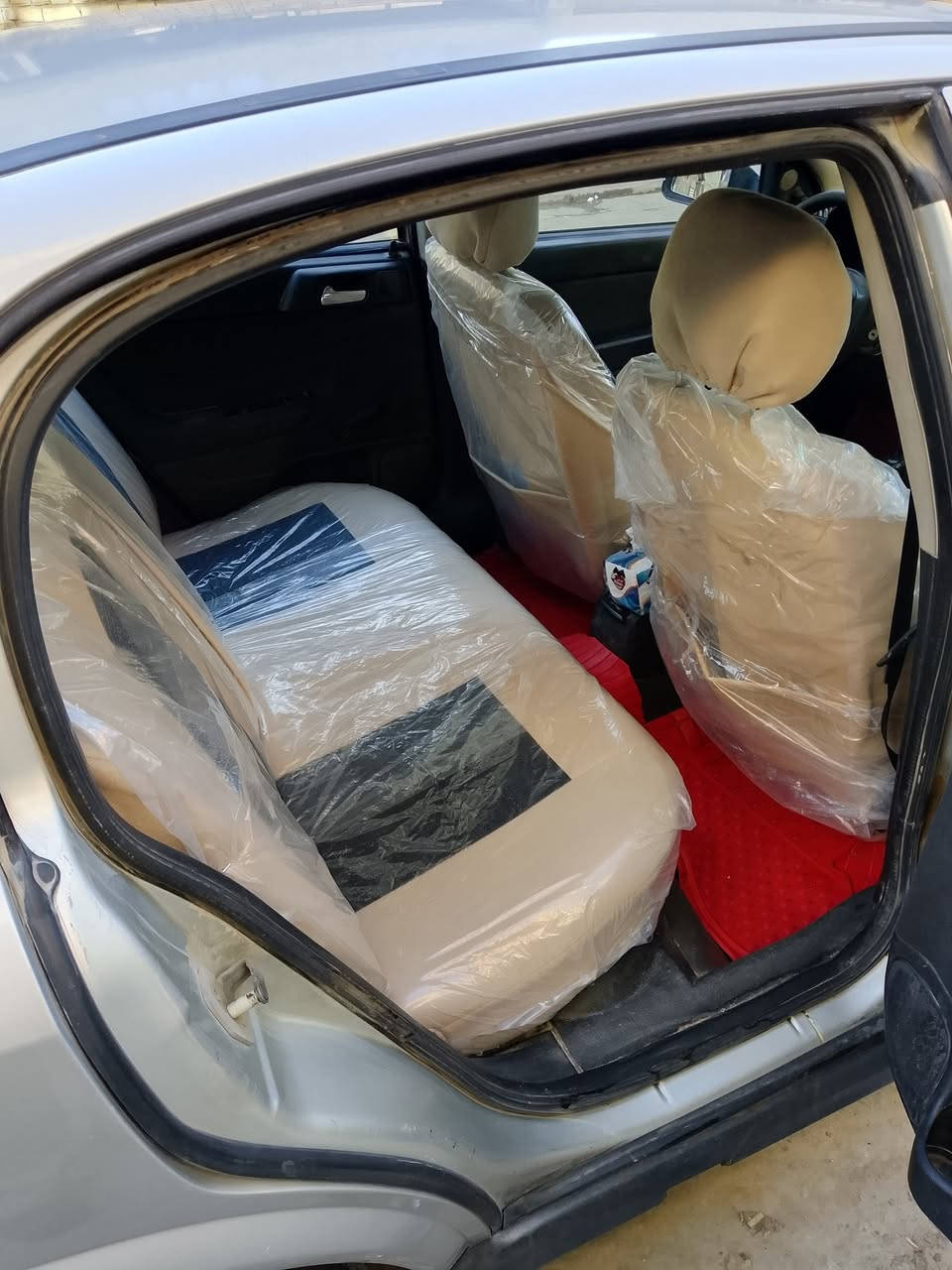 بسم الله الرحمن الرحيم
للبيع استرا موديل ٢٠٠٢ بغداد رقم مسطره بأسمي محرك حاويه جديد  صبغ عام جماليه تخم تاير وباتري جدد كهربائيات كلها شغاله  دواخل جديده  فقط نقص راديتر تبريد وكمبريسر وبيه نضح بالمشط  عارضها ب ٤٥ وبيه مجال عنواني بغداد الدوره ***********
