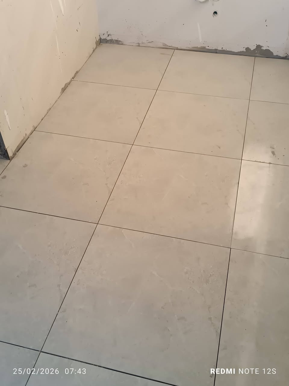 جزء من اعمالنا كادر سيراميك كامل 
نشتغل مدارس او بنايات حسب الشغل 
للتواصل مراسله البيج او الاتصال على الرقم 
***********
