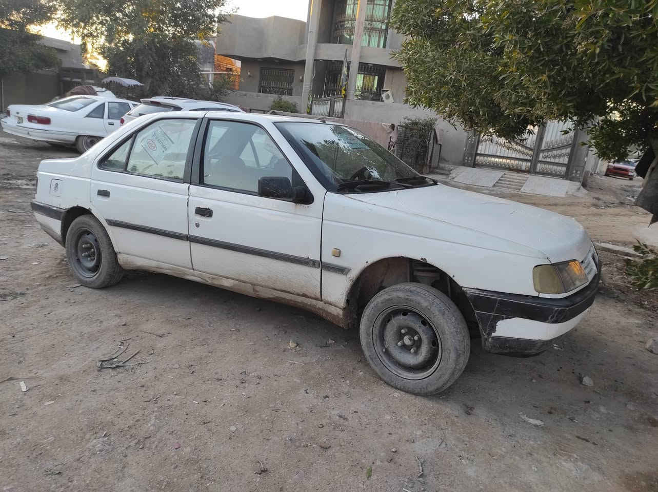 السلام عليكم شباب سياره للبيع بيجو روى  موديل 2009رقم نجف الالماني سنويه منتهيه بال 2022كير ومكينه واكسن خير من الله تخم تاير جديد دواخل حلوه ونظيفه سياره لاضربه وتبديل السعر 12ورقه وبيه مجال للشراي مستعجل على بيعتها مكاني بابل مامتواجد عل فيس الخاص مغلق انتصال فقط هاذه رقمي‏‪0787 457 3306‬‏
