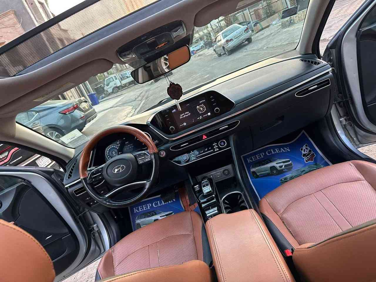 السلام عليكم 
سوناتا للبيع موديل 2020 فول مواصفات محرك 2500 المرغوب  السياره حلوه ونضيفه موجود سوناره وياه وصور الحادث السياره جاهزه السعر 172$
عنوان بغداد حي الجهاد 
***********
*********** بغداد, العراق
