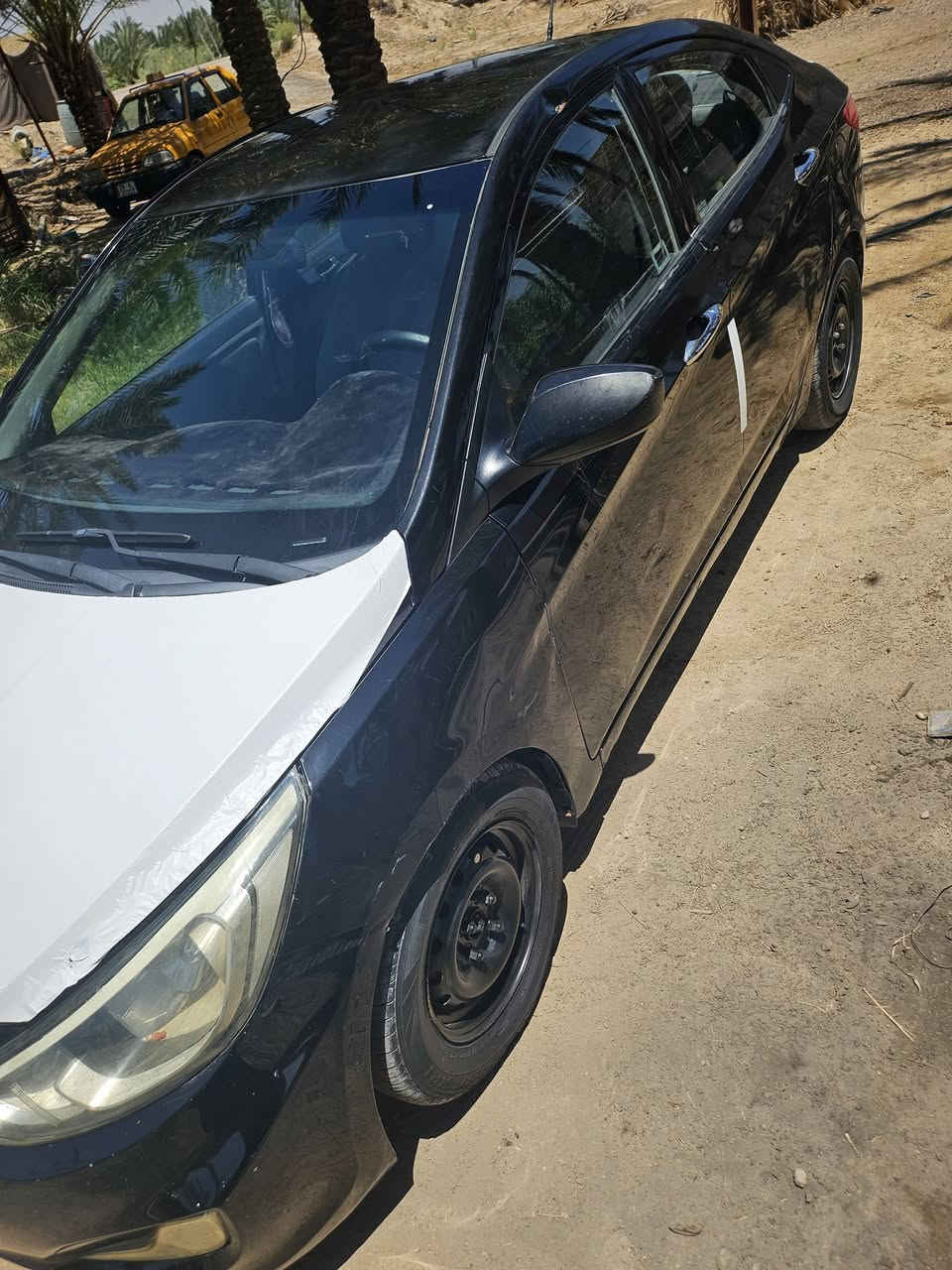 أكسنت موديل ٢٠١٦وارد أمريكي بيهه بنيد مبدل فقط بدون داخل وصبغ جاملغ وباب أمامي أثر شخط محرك ١٦٠٠كير حداديه كفاله سنويه جديده لل٣٠ بأسمي رقم انكليزي قادسيه سعر ب٧٠ وبيهه مجال مكان السيارة بالدوانيه للاستفسار ***********
