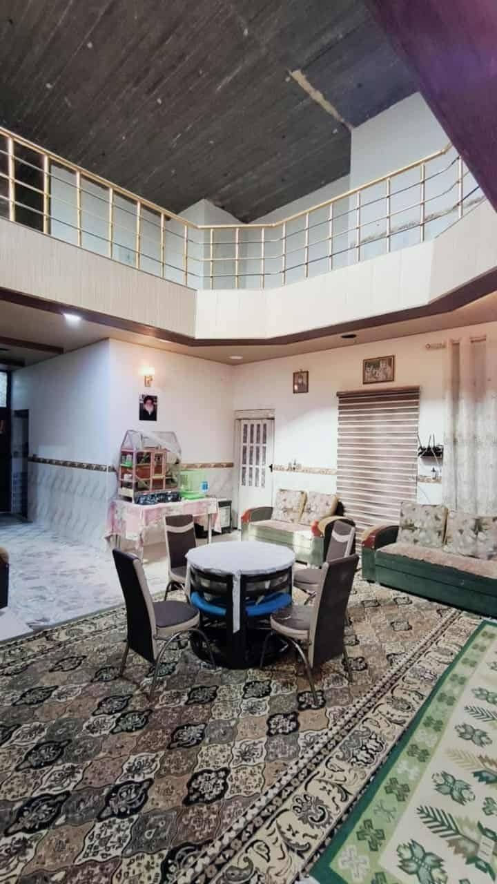 للبيع بيت ملك صرف مساحة 250 متر الطابق الاول غرفتين واستقبال مع صحيات خاصه للاستقبال وصاله ومطبخ وصحيات داخليه مع مخزن
الطابق الثاني ٣ غرف مع صالتين مع صحيات بناء 2019 منطقة ٦٠٠٠الاف قرب المدارس الصينيه *********** قل من طرف المندوبه ياعلي مدد هاي امانه عندك اخي واختي الكريمه
