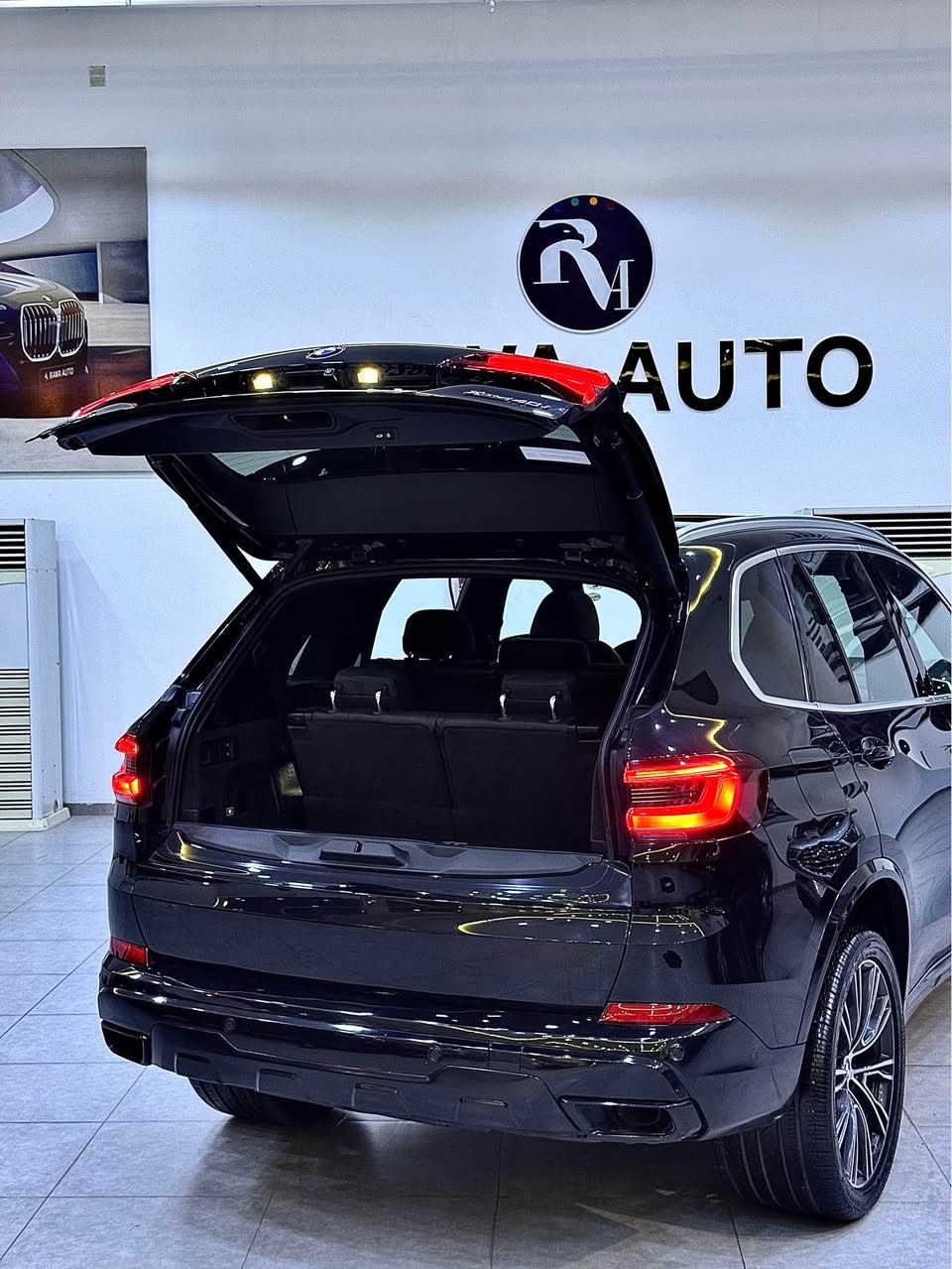 🧨ارخص بیئیم X5 في السوق🔥
BMW X5 40i 2020 
6سلندر لون اسود فوول فوول مواصفات 
جگات - ٧ راکب ، طلب خاص VIP 
لون اسود بانوراما فوول مواصفات 
بدون صبغ - بدون حادث - ایرباگات سلیم 
السیارة مرقم جاهز فحص هزة جدید
السیارة علی وضع الشریکة بدون ای نواقص 
‏للاستفسار: 
☎️***********￼ أربيل, العراق
