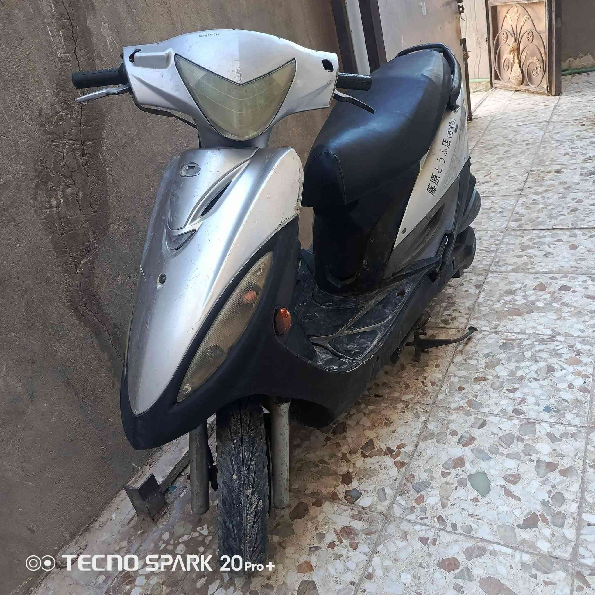 سلام عليكم دراجه كامكوG4 الدرجه نضيفه المحرك مفتوح الدرجه  تشتغل نكره سلف الكهربائية كلها شغاله السعر 400 وبيها مجال قليل المكان النجف حي النداء الرقم ***********

