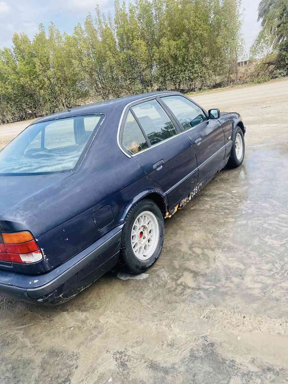 السلام عليكم بي ام للبيع موديل 93 حجم 525 رقم بغداد سياره حلوه نظيفه سعر ها 33 ورقه الأتصال على الرقم ***********
