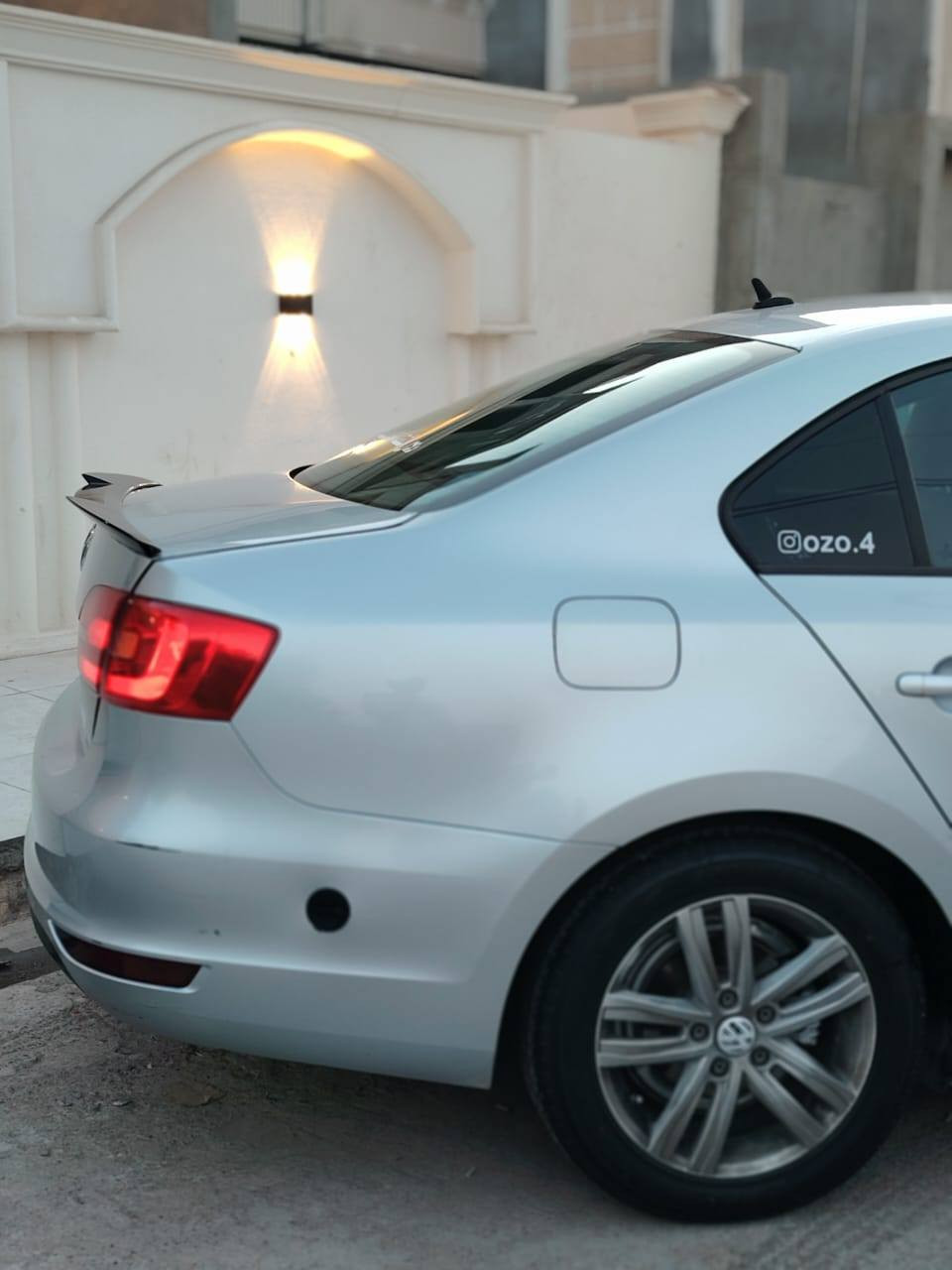 سلام عليكم جيتا 2014 محرك 20 خليجي قطعتين بيها صندوق مصبوغ وبونيد *********** سعر 115$
