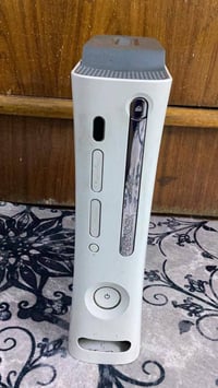 جهاز اكس بوكس 360 جهاز نضيف كلش كلش اي مشكله مابيه وياه اربع جوستكات  ...