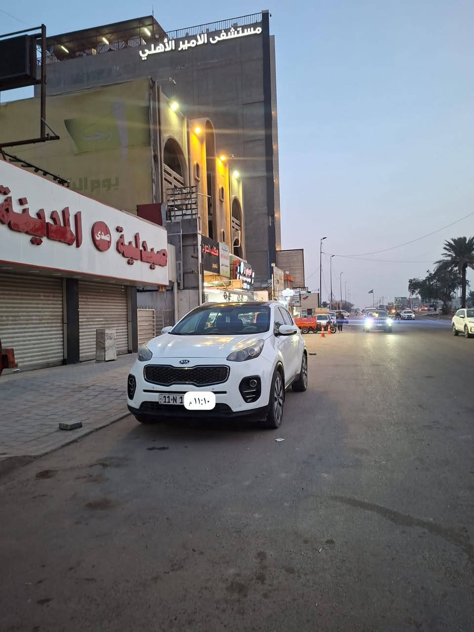 سبورتج 17 خليجي فول مواصفــات 
فول مواصفات
بصمة بانوراما
شاشة كشنات كهرباء
حساسات امامي خلفي كاميرا دوراة
محرك 2000 دوش دخول ذكي ترحيب
بعد بيها مواصفات السيارة فول
مكفولة من الصبغ رقم بغداد بأسمي 
السعر 193 $
بغداد ● الشعب ● حي أور 
***********
