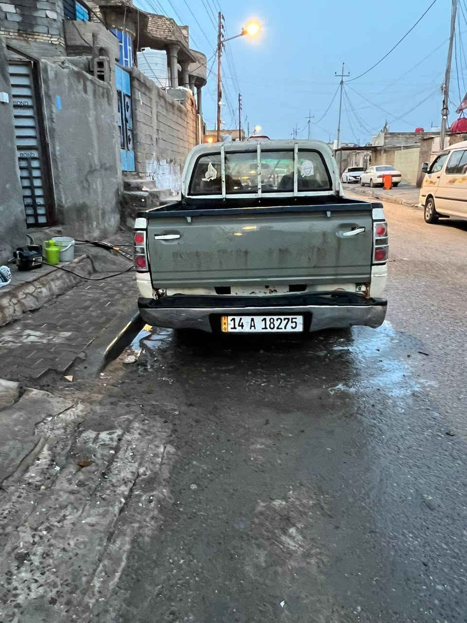 السلام عليكم
بيكم فوتون تونلاند  مديل 13 السعر 42 
السياره بأسمي شرط التحويل سنويه وارقام جدد ماشيه 146 
مكينه وكير وتبريد مكفولات ، حداديه جديده من الطول للطول ، تخم تاير شاد جديد ، منضومة تبريد جديده ، داخل السياره ماروني ، اي بي اس ، تحكم جام المري ، شاشه ، حساسات خلفيه  . بيهه چامل خلف السايق  مصبوغ وباب البدي الخلفي مبدل اثر خياس والباقي مكفول  على البلاد . 
هاتف  *********** متوفر واتساب 
مكاني البصره / الامن الداخلي 
السياره ما اگول كامله يرادلهه ترتيبات بسيطه .
