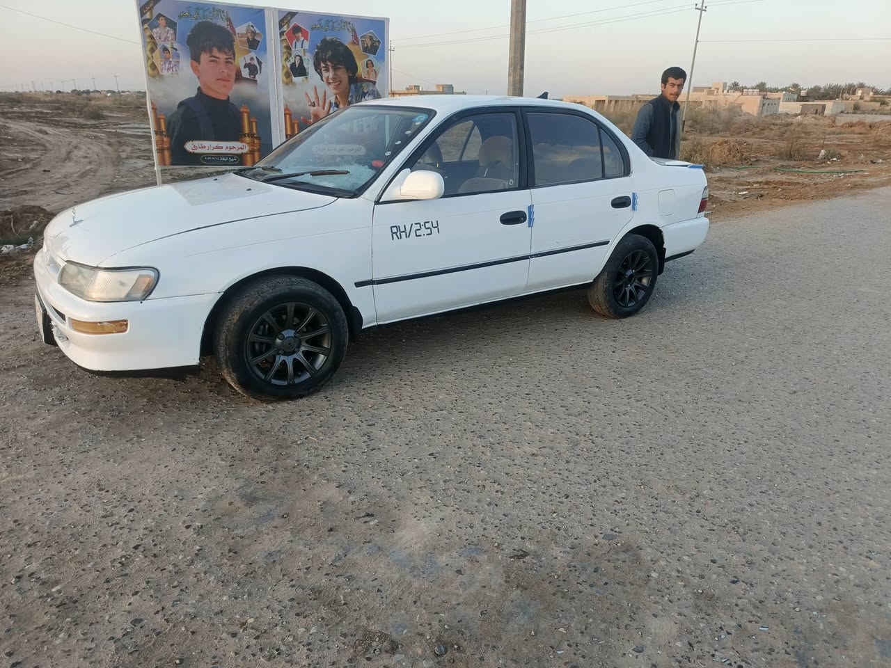 سلام عليكم للبيع كورلا 1994 مكفوله من ضربه وكص وصبغ العام
محرك وكير حاويه حداديه تايرات جددد 

كهبايات كله شغاله دواخل جديده 

رقم بغداد مشروع وطني سنويه مجدده 2029

مكان ذي قار قريه الزيرج شراي يتصل ***********
